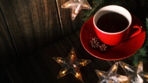 Herbata rozgrzewająca –  sprawdzony sposób na naturalne wsparcie organizmu w chłodne dni